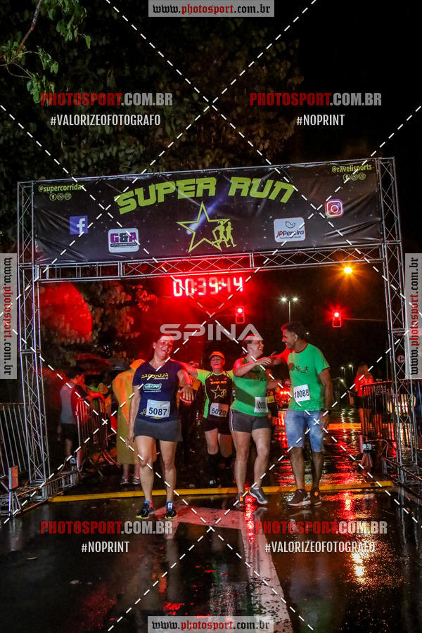 Achetez vos photos de l'vnementCorrida Super Run sur Fotop