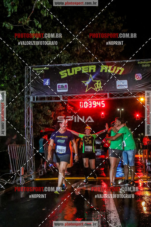 Achetez vos photos de l'vnementCorrida Super Run sur Fotop