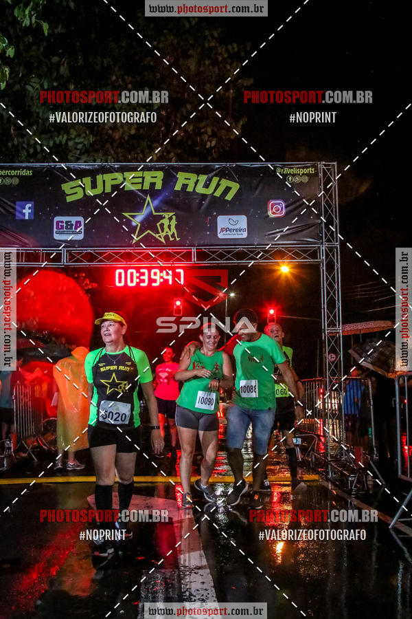 Achetez vos photos de l'vnementCorrida Super Run sur Fotop