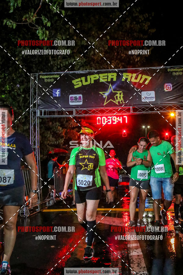 Achetez vos photos de l'vnementCorrida Super Run sur Fotop