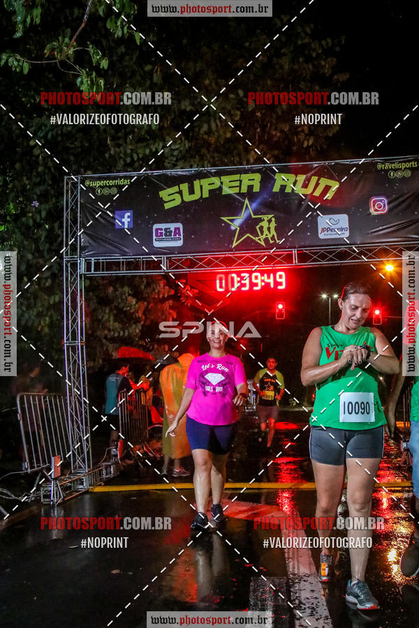 Achetez vos photos de l'vnementCorrida Super Run sur Fotop