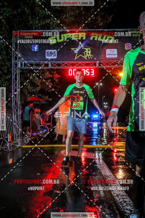 Achetez vos photos de l'vnementCorrida Super Run sur Fotop