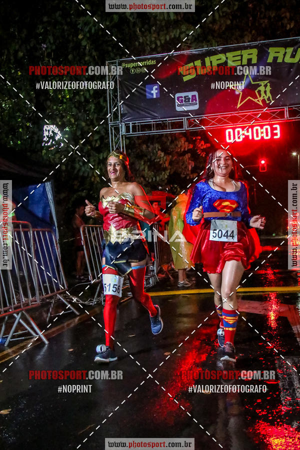 Achetez vos photos de l'vnementCorrida Super Run sur Fotop