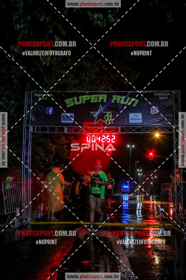 Achetez vos photos de l'vnementCorrida Super Run sur Fotop