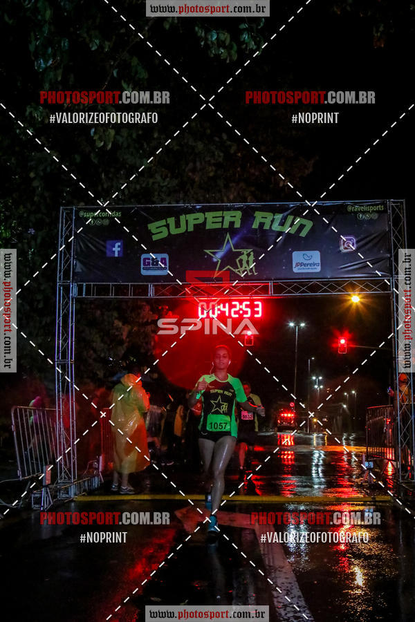 Achetez vos photos de l'vnementCorrida Super Run sur Fotop