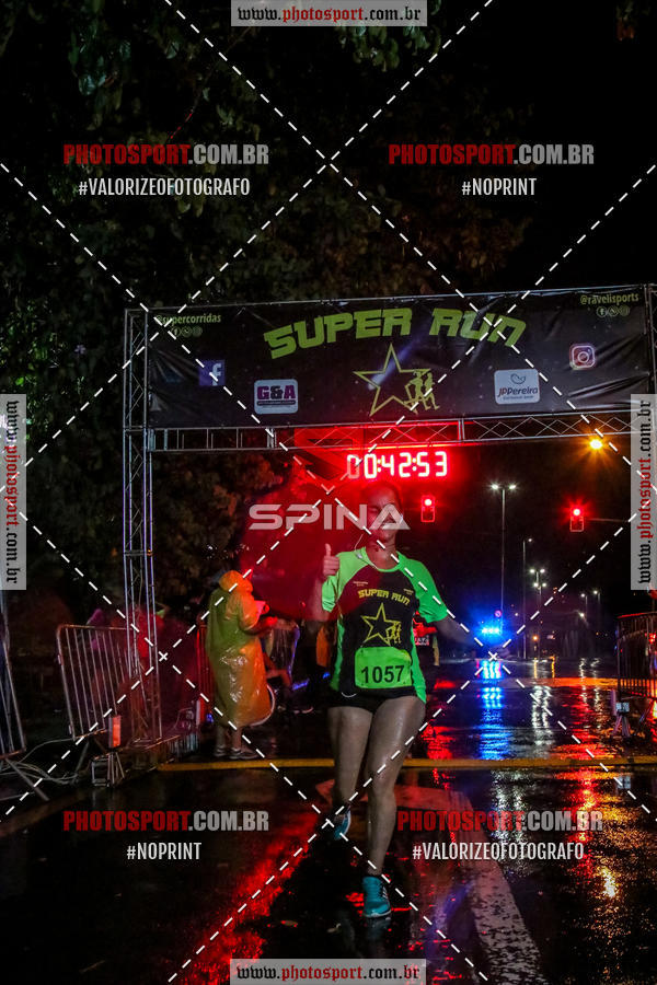 Achetez vos photos de l'vnementCorrida Super Run sur Fotop