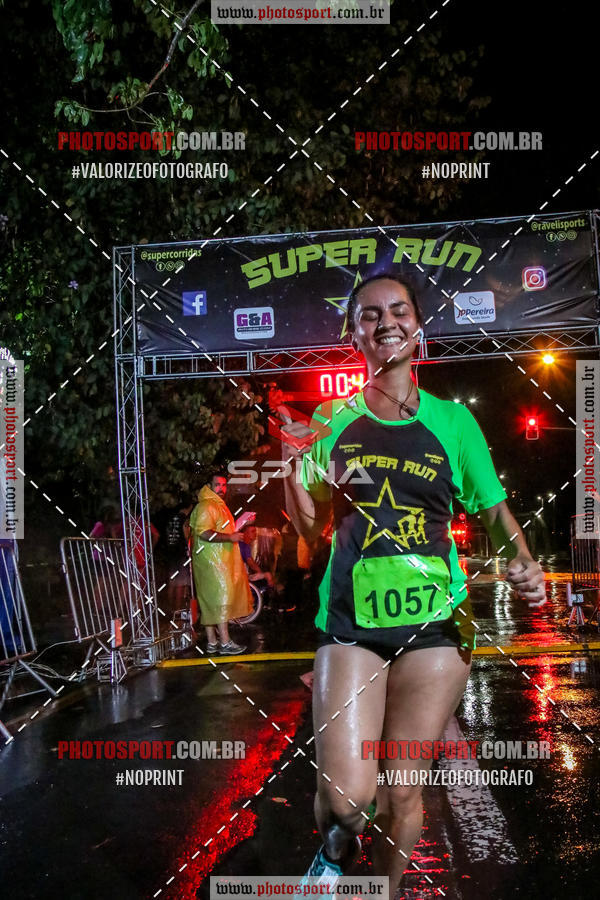 Achetez vos photos de l'vnementCorrida Super Run sur Fotop