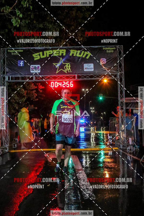 Achetez vos photos de l'vnementCorrida Super Run sur Fotop