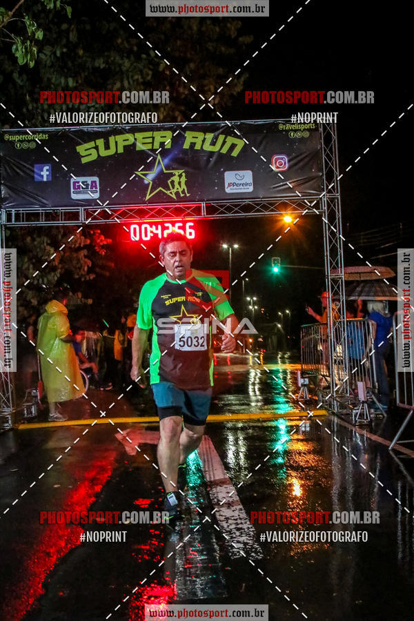 Achetez vos photos de l'vnementCorrida Super Run sur Fotop