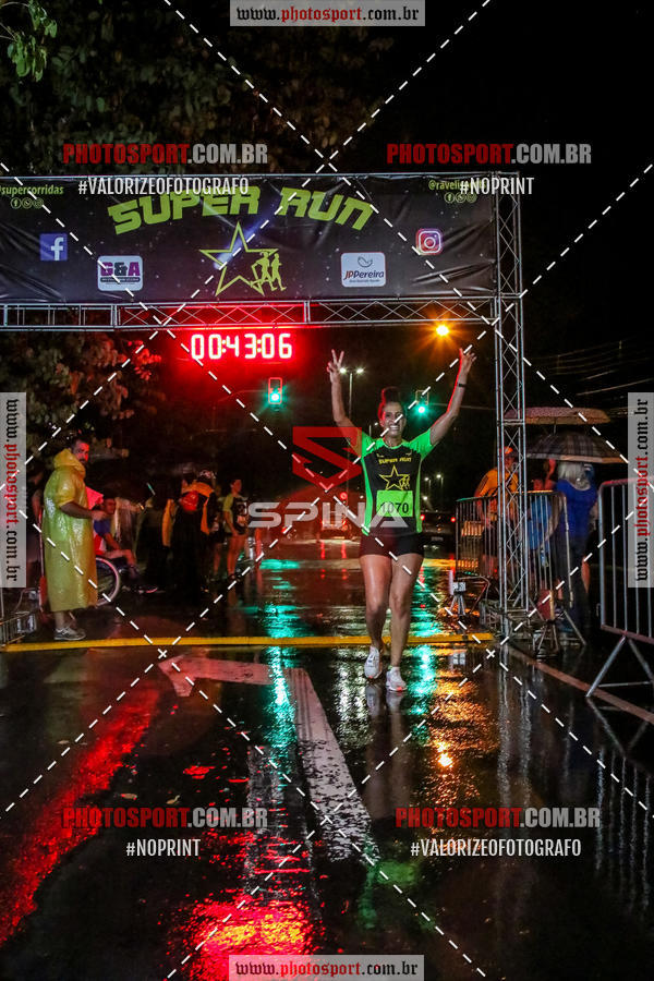 Achetez vos photos de l'vnementCorrida Super Run sur Fotop