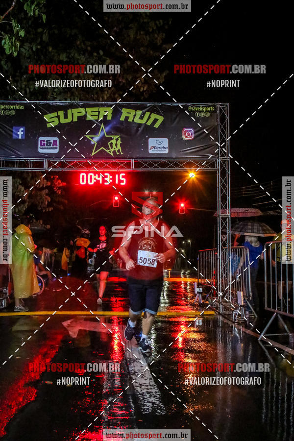 Achetez vos photos de l'vnementCorrida Super Run sur Fotop