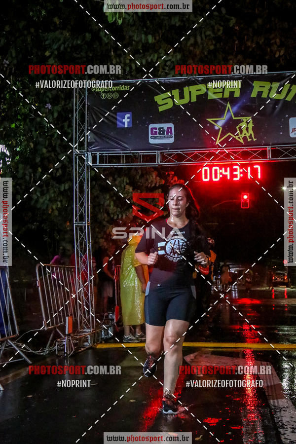 Achetez vos photos de l'vnementCorrida Super Run sur Fotop