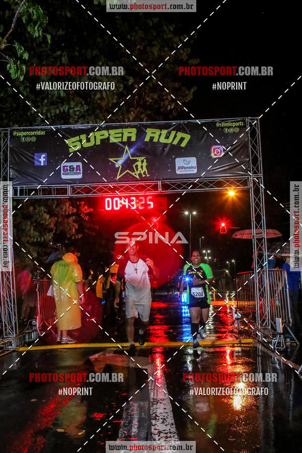 Achetez vos photos de l'vnementCorrida Super Run sur Fotop