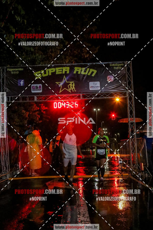 Achetez vos photos de l'vnementCorrida Super Run sur Fotop