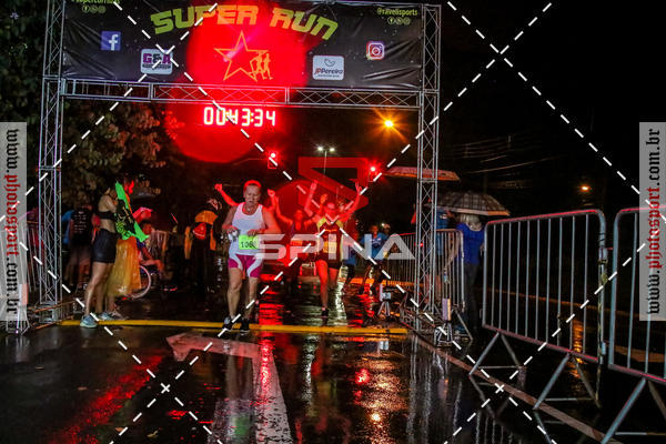 Achetez vos photos de l'vnementCorrida Super Run sur Fotop