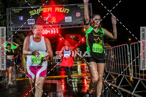 Achetez vos photos de l'vnementCorrida Super Run sur Fotop