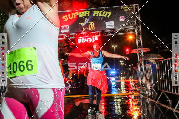 Achetez vos photos de l'vnementCorrida Super Run sur Fotop