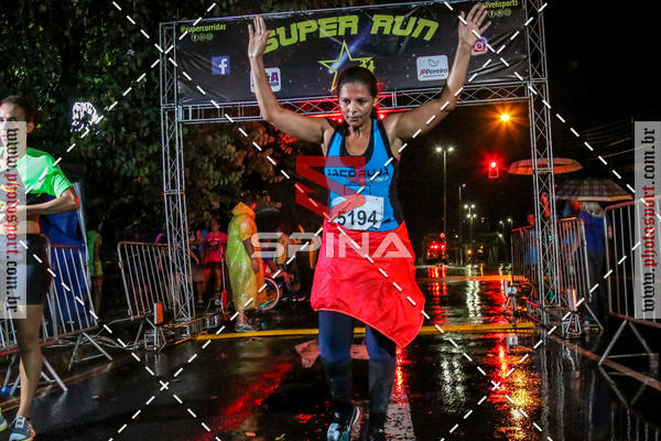 Achetez vos photos de l'vnementCorrida Super Run sur Fotop