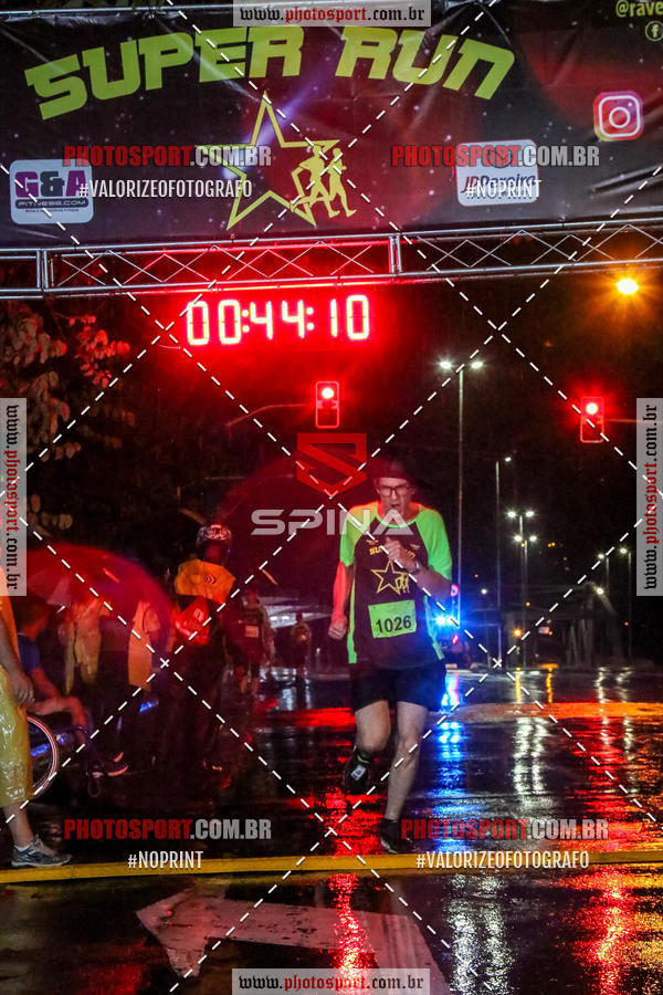 Achetez vos photos de l'vnementCorrida Super Run sur Fotop