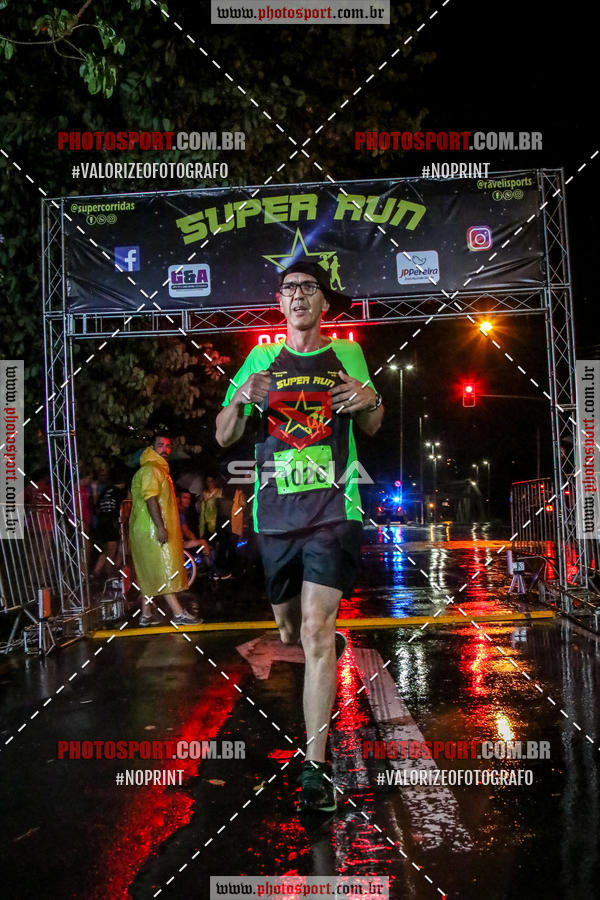 Achetez vos photos de l'vnementCorrida Super Run sur Fotop