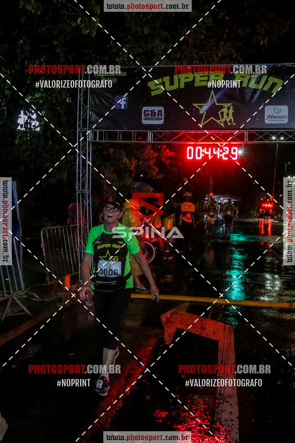 Achetez vos photos de l'vnementCorrida Super Run sur Fotop