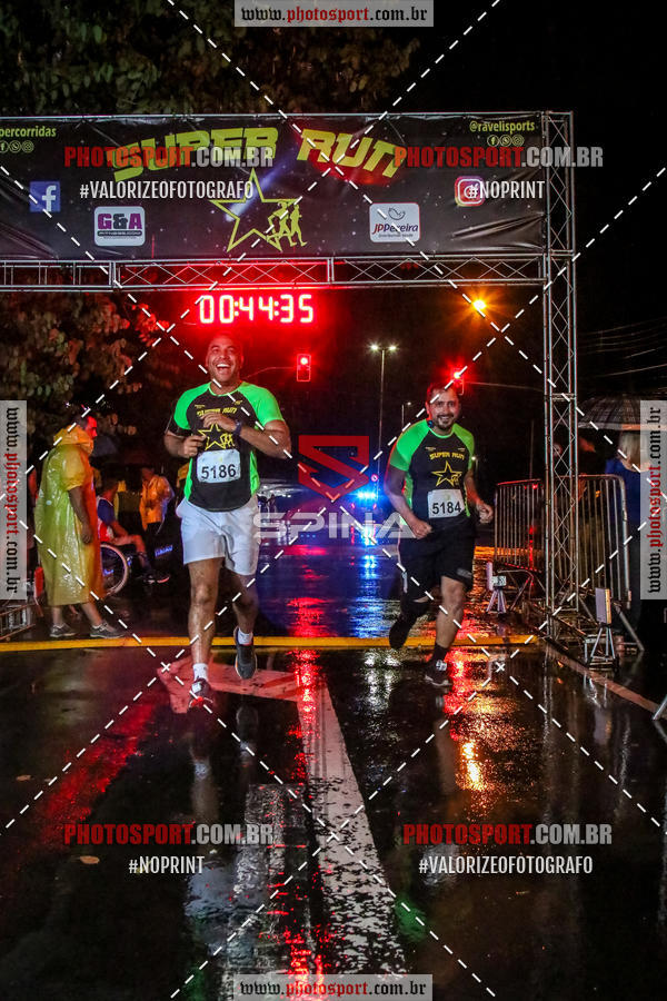 Achetez vos photos de l'vnementCorrida Super Run sur Fotop