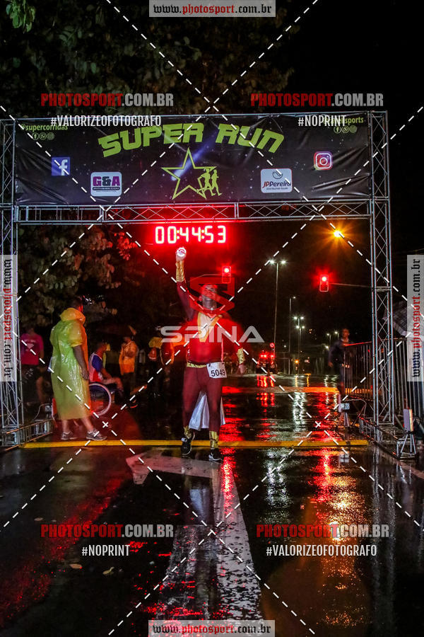 Achetez vos photos de l'vnementCorrida Super Run sur Fotop