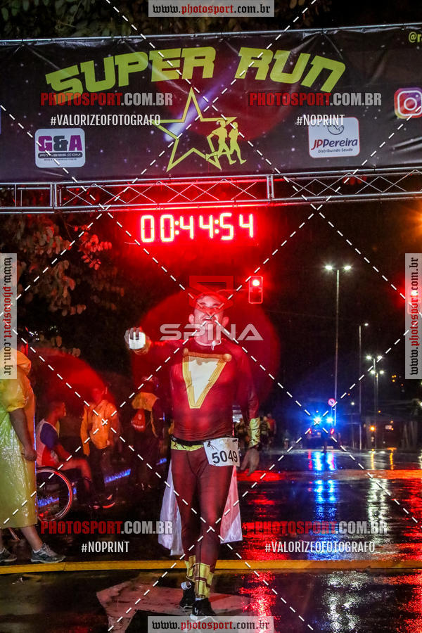 Achetez vos photos de l'vnementCorrida Super Run sur Fotop
