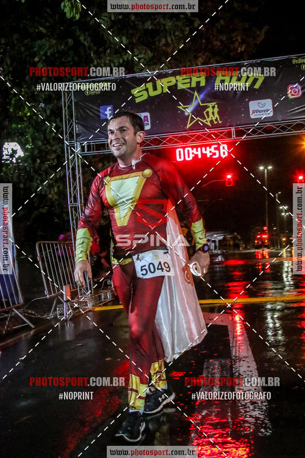 Achetez vos photos de l'vnementCorrida Super Run sur Fotop
