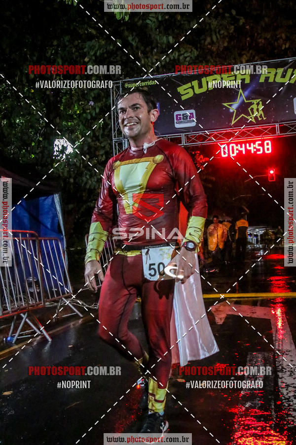 Achetez vos photos de l'vnementCorrida Super Run sur Fotop