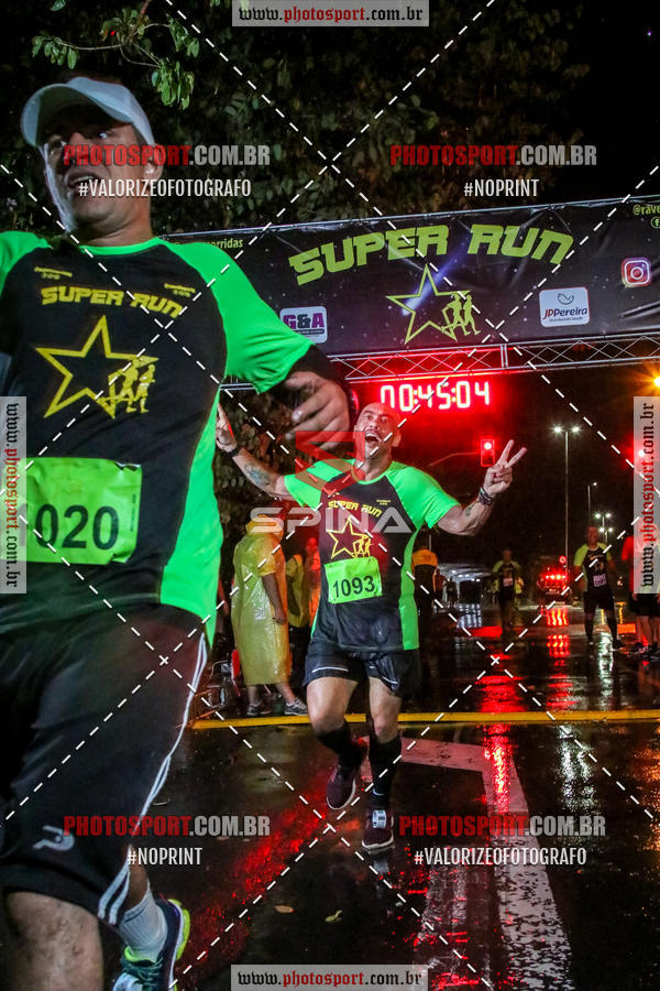 Achetez vos photos de l'vnementCorrida Super Run sur Fotop