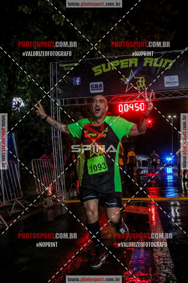 Achetez vos photos de l'vnementCorrida Super Run sur Fotop