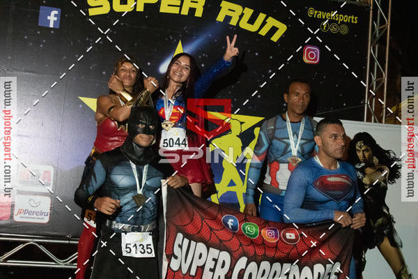 Achetez vos photos de l'vnementCorrida Super Run sur Fotop
