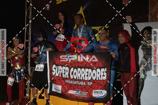 Achetez vos photos de l'vnementCorrida Super Run sur Fotop