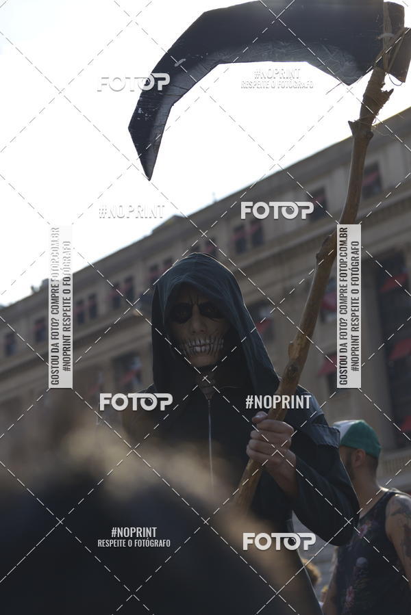 Buy your photos of the eventZombie Walk SP 2019 - Equipe ASI on Fotop