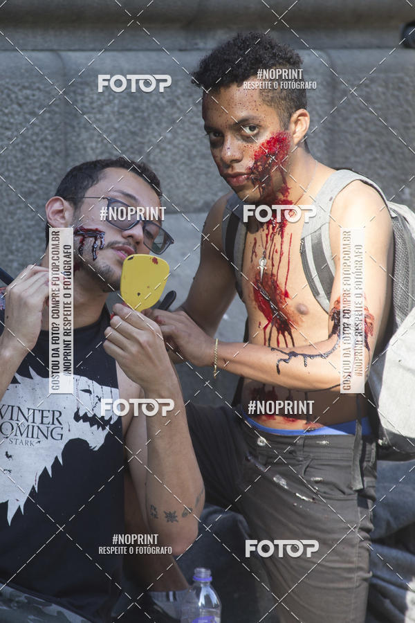 Buy your photos of the eventZombie Walk SP 2019 - Equipe ASI on Fotop