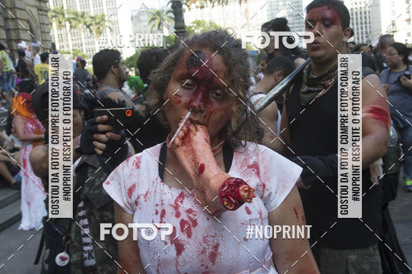 Buy your photos of the eventZombie Walk SP 2019 - Equipe ASI on Fotop