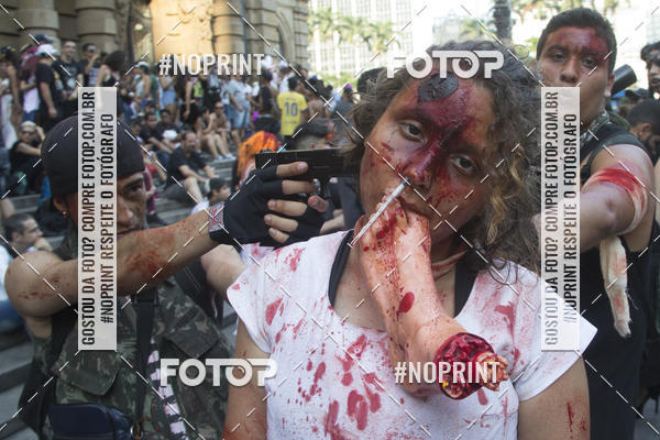 Buy your photos of the eventZombie Walk SP 2019 - Equipe ASI on Fotop