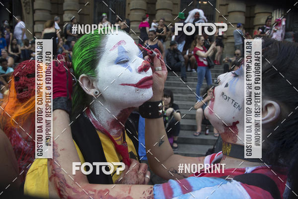 Buy your photos of the eventZombie Walk SP 2019 - Equipe ASI on Fotop