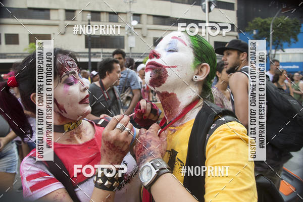 Buy your photos of the eventZombie Walk SP 2019 - Equipe ASI on Fotop