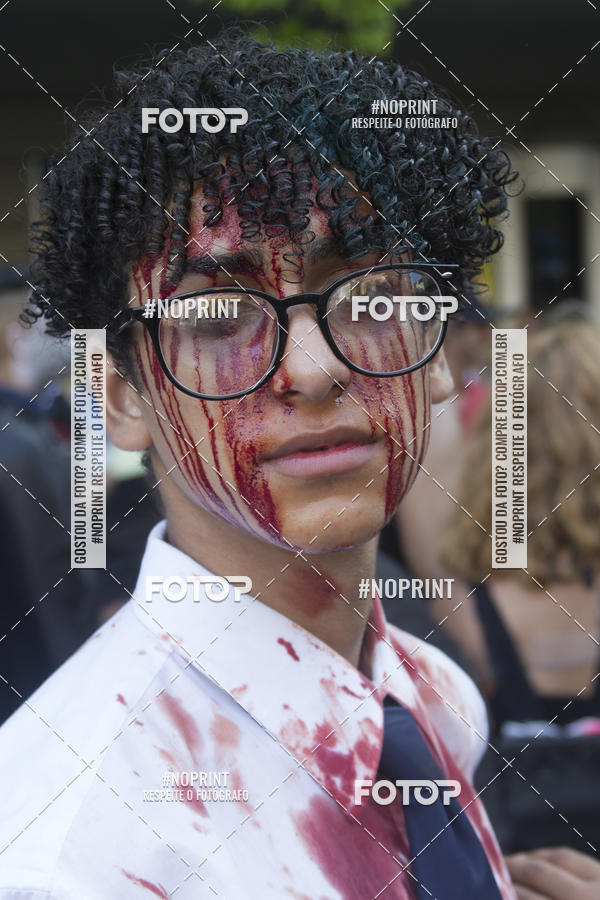 Buy your photos of the eventZombie Walk SP 2019 - Equipe ASI on Fotop