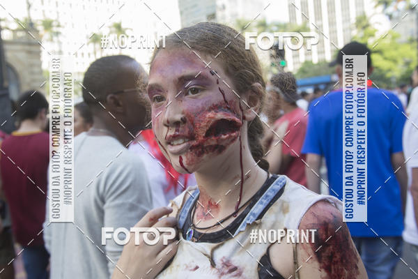 Buy your photos of the eventZombie Walk SP 2019 - Equipe ASI on Fotop