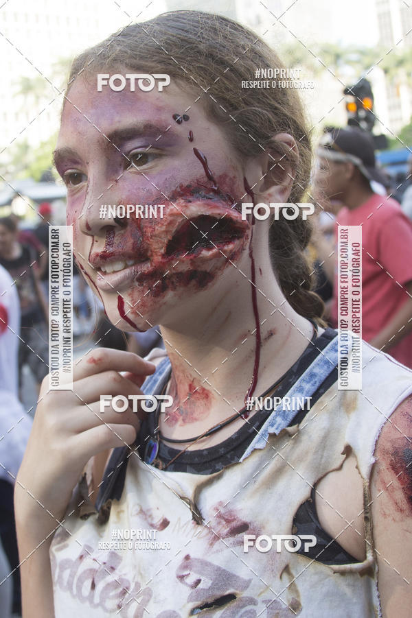 Buy your photos of the eventZombie Walk SP 2019 - Equipe ASI on Fotop