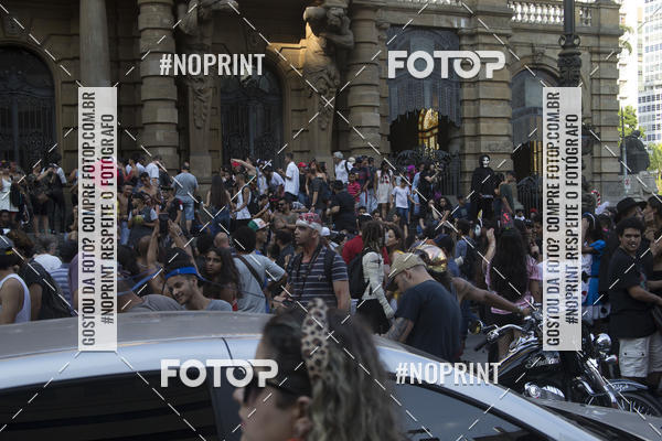 Buy your photos of the eventZombie Walk SP 2019 - Equipe ASI on Fotop