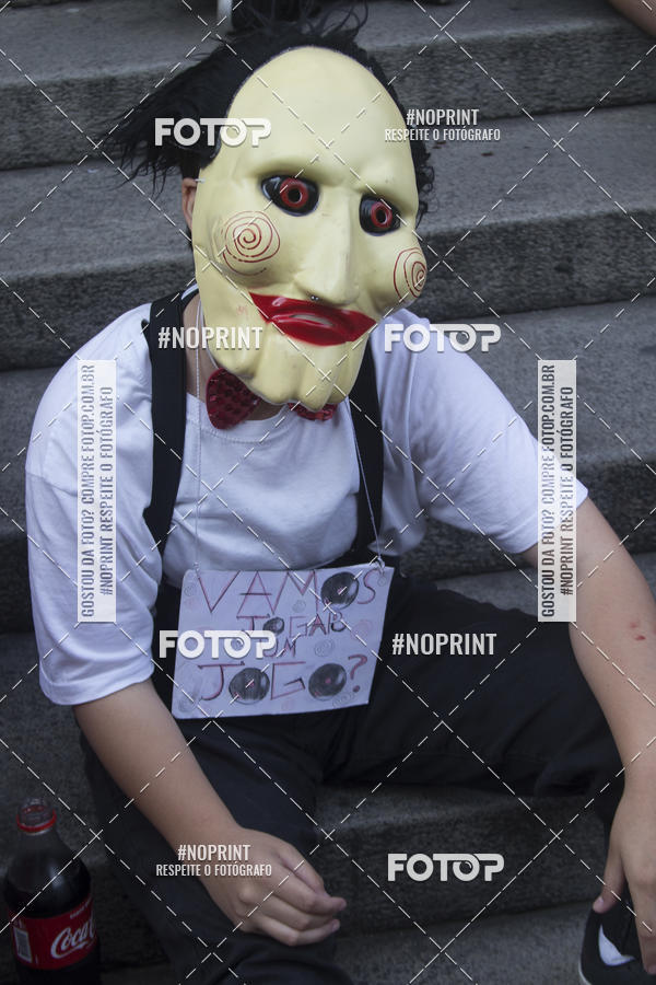 Buy your photos of the eventZombie Walk SP 2019 - Equipe ASI on Fotop