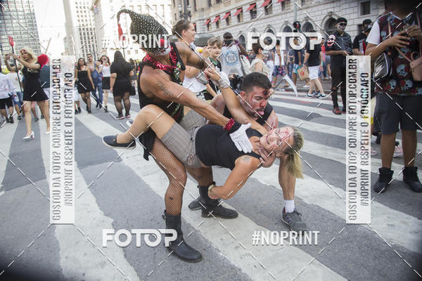 Buy your photos of the eventZombie Walk SP 2019 - Equipe ASI on Fotop