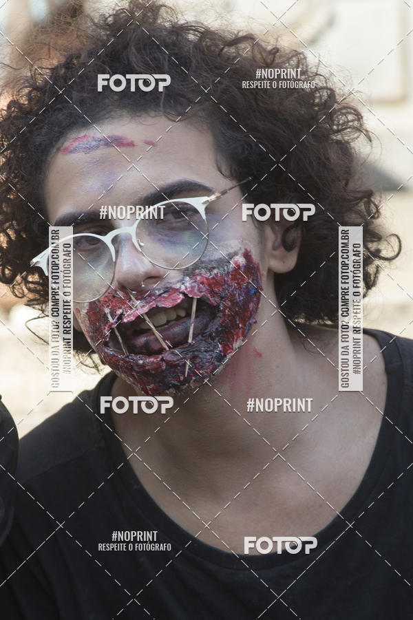 Buy your photos of the eventZombie Walk SP 2019 - Equipe ASI on Fotop