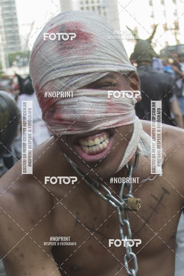 Buy your photos of the eventZombie Walk SP 2019 - Equipe ASI on Fotop