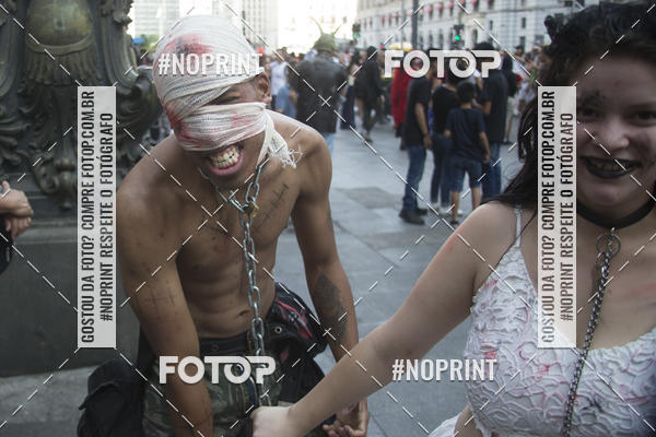 Buy your photos of the eventZombie Walk SP 2019 - Equipe ASI on Fotop