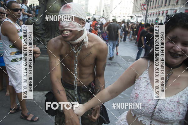 Buy your photos of the eventZombie Walk SP 2019 - Equipe ASI on Fotop